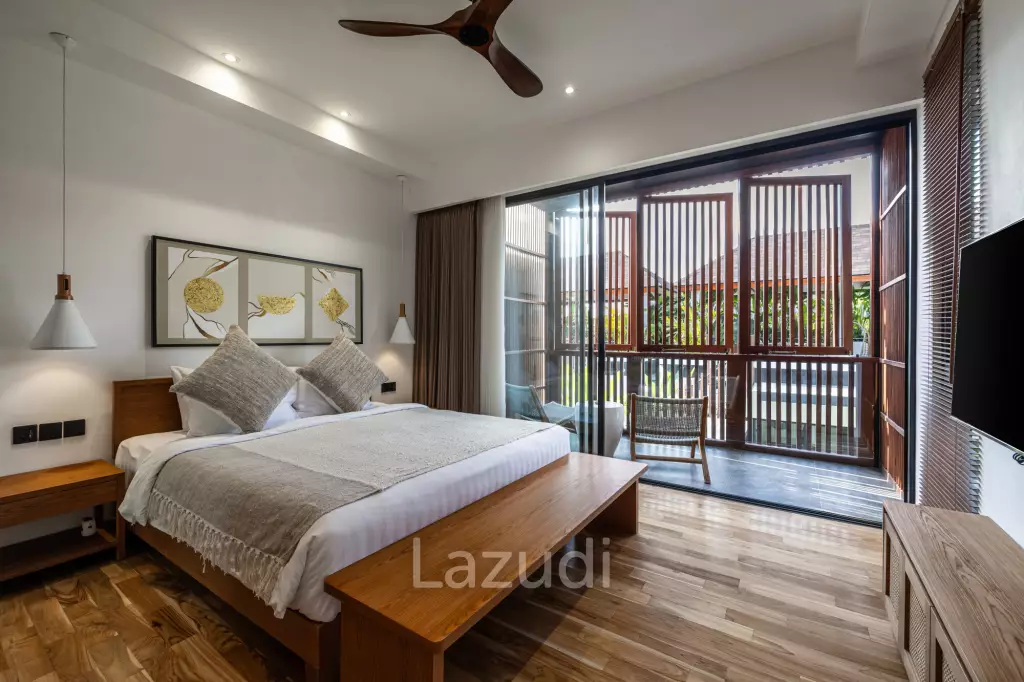 Grand 4-Bedroom Villa – Steps from Batu Bolong Beach, Canggu