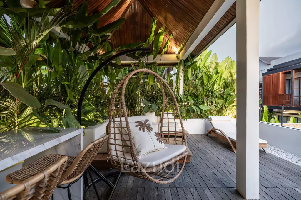 Grand 4-Bedroom Villa – Steps from Batu Bolong Beach, Canggu