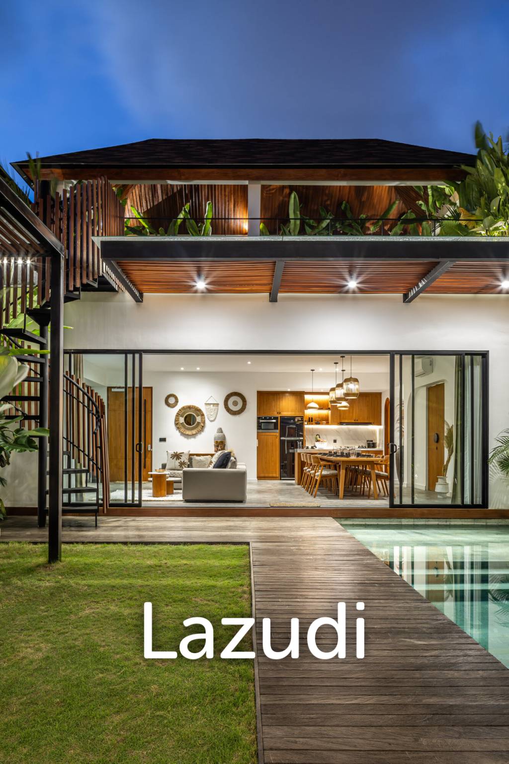 Grand 4-Bedroom Villa – Steps from Batu Bolong Beach, Canggu