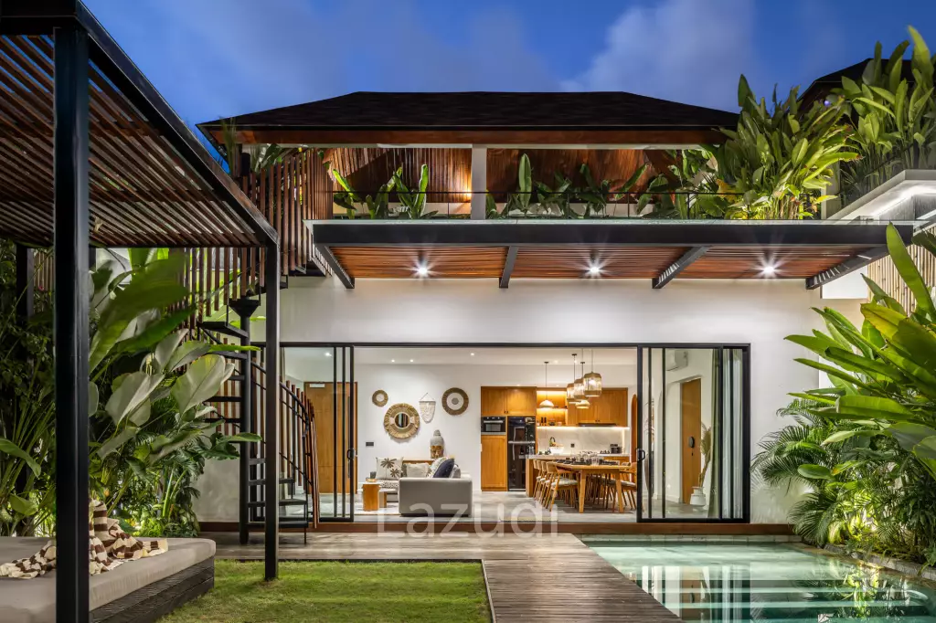 Grand 4-Bedroom Villa – Steps from Batu Bolong Beach, Canggu