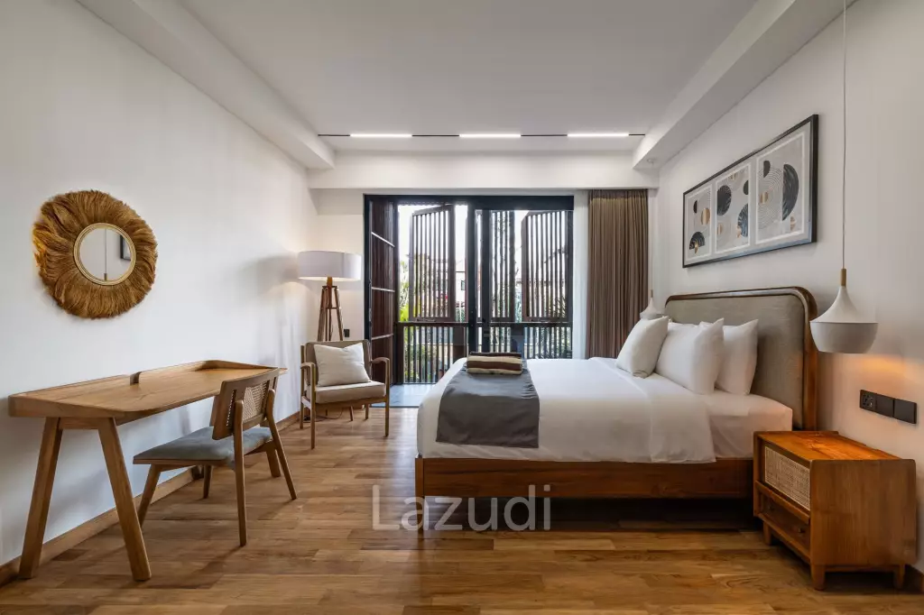 Premium 7-Bedroom Villa – Steps from Batu Bolong Beach, Canggu