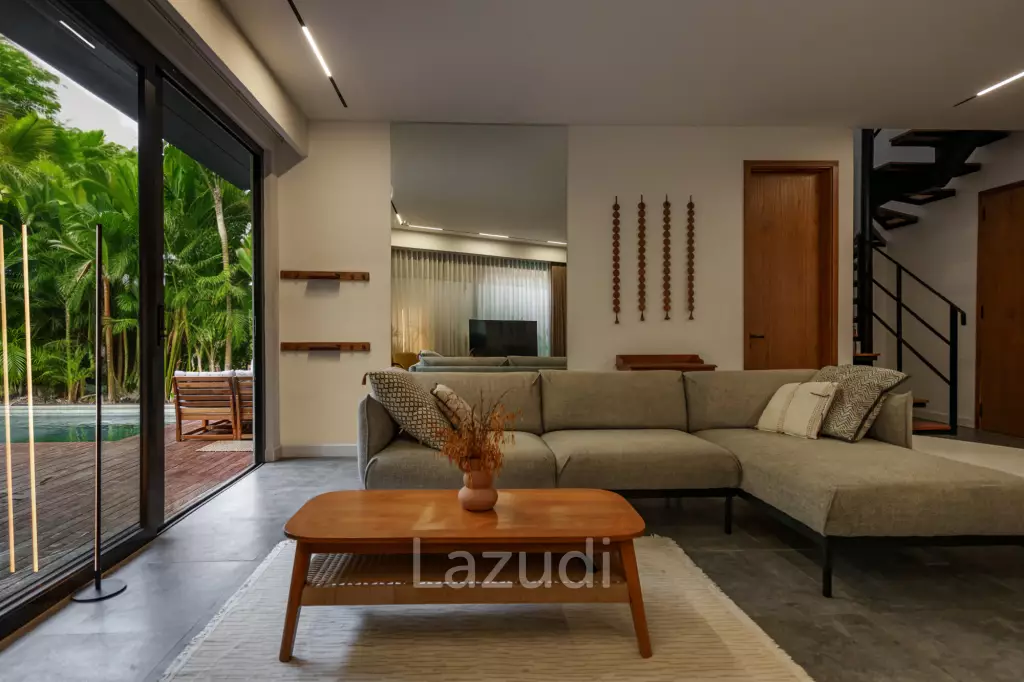 Premium 7-Bedroom Villa – Steps from Batu Bolong Beach, Canggu