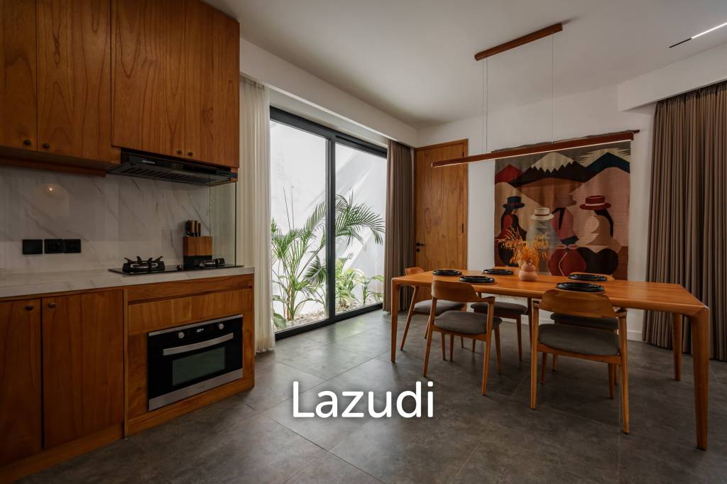 Premium 7-Bedroom Villa – Steps from Batu Bolong Beach, Canggu