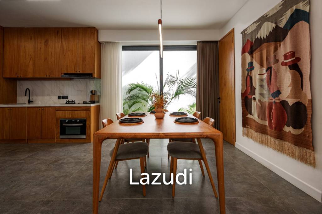 Premium 7-Bedroom Villa – Steps from Batu Bolong Beach, Canggu
