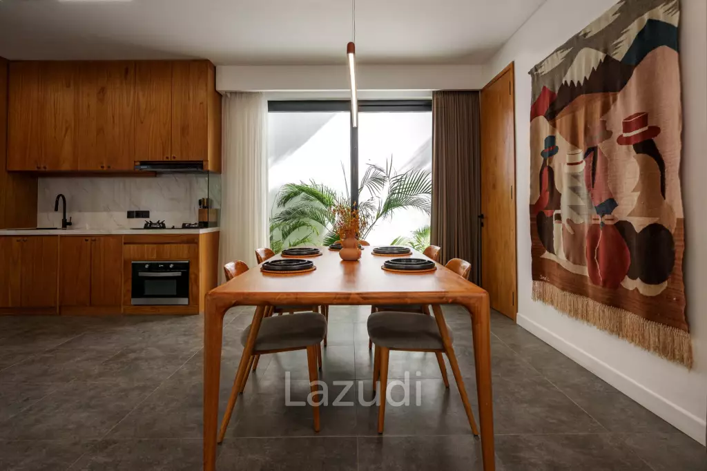 Premium 7-Bedroom Villa – Steps from Batu Bolong Beach, Canggu
