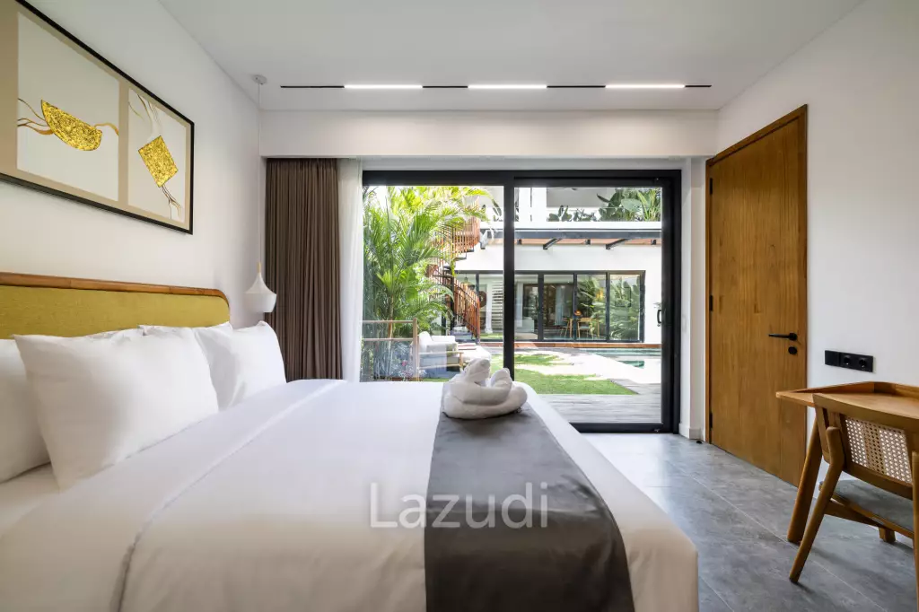 Premium 7-Bedroom Villa – Steps from Batu Bolong Beach, Canggu