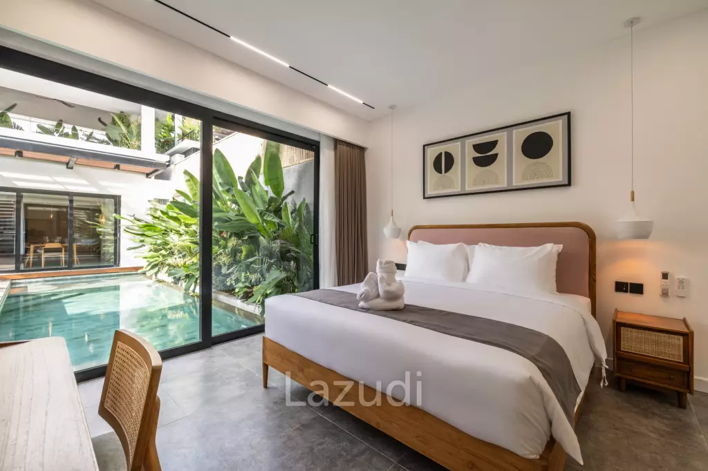 Premium 7-Bedroom Villa – Steps from Batu Bolong Beach, Canggu