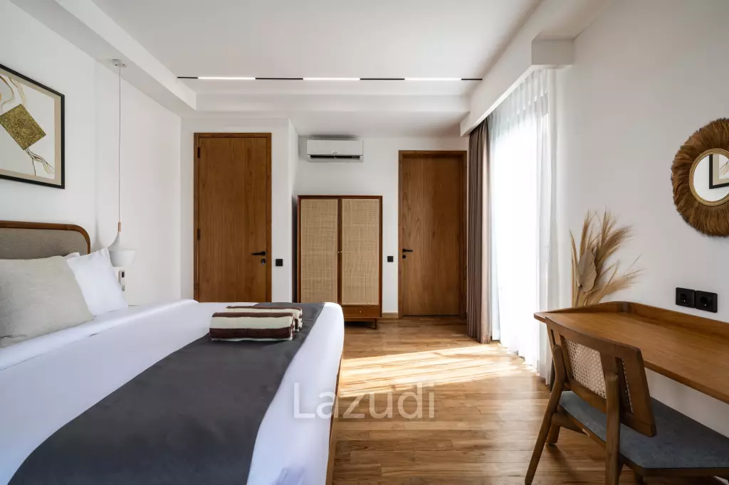 Premium 7-Bedroom Villa – Steps from Batu Bolong Beach, Canggu