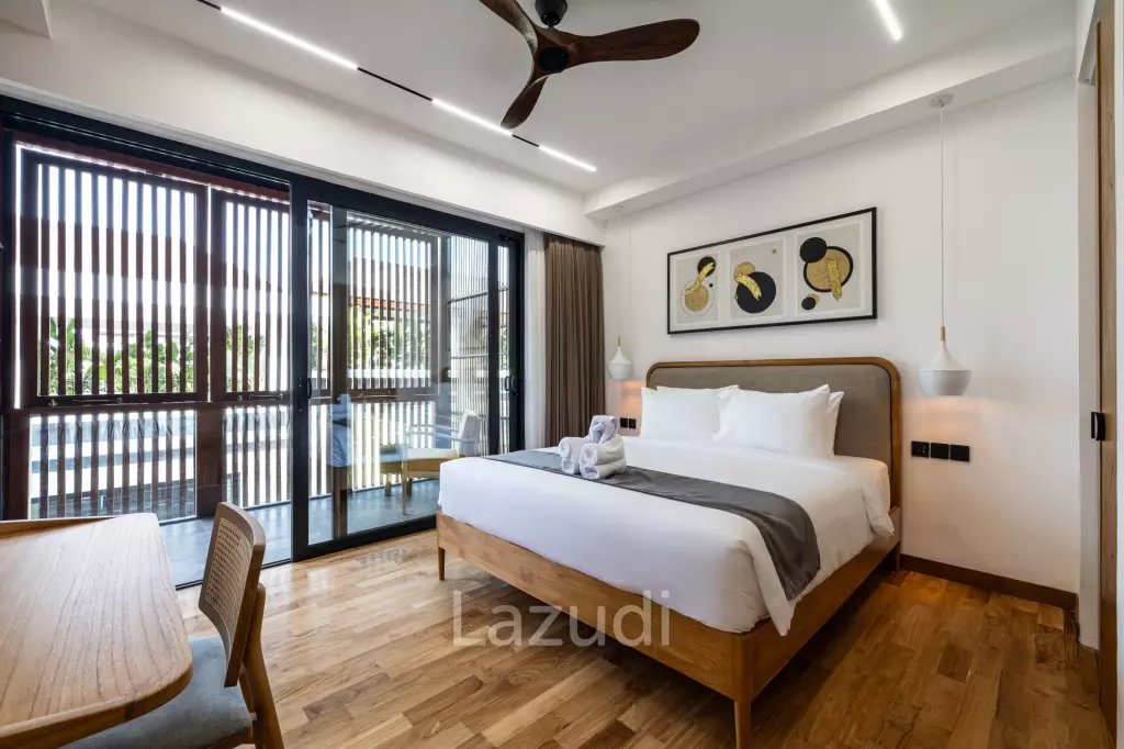 Premium 7-Bedroom Villa – Steps from Batu Bolong Beach, Canggu