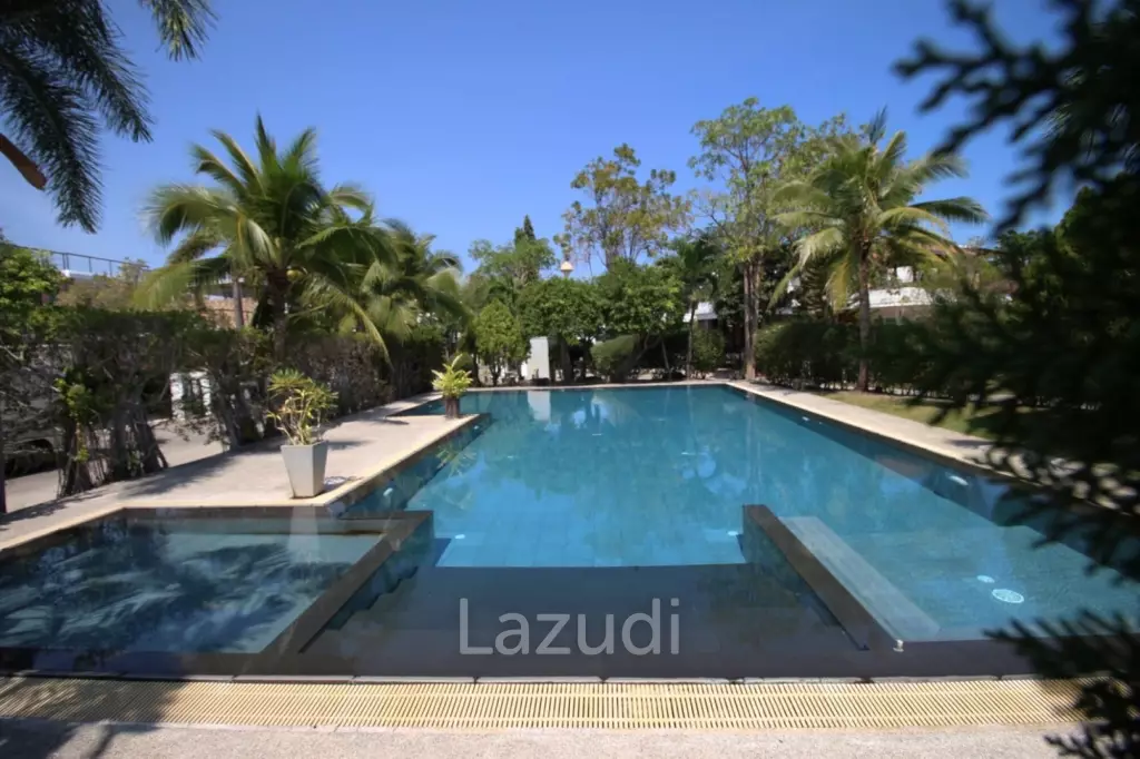 Luxury Modern Beachfront Villa in Hua Hin