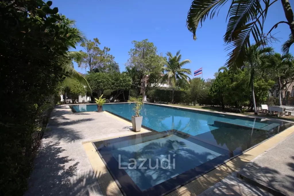 Luxury Modern Beachfront Villa in Hua Hin