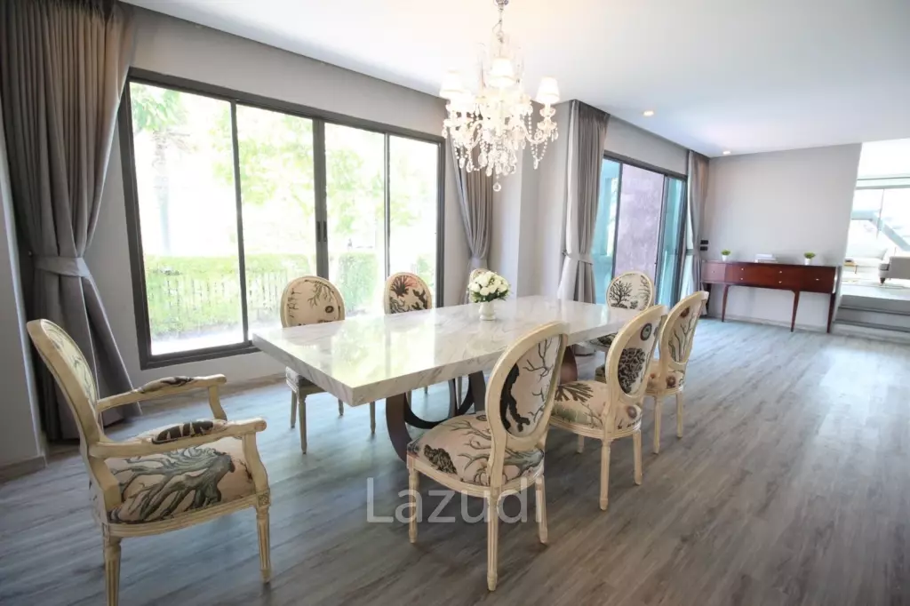 Luxury Modern Beachfront Villa in Hua Hin