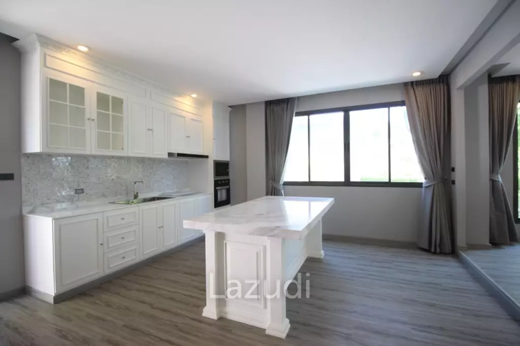 Luxury Modern Beachfront Villa in Hua Hin