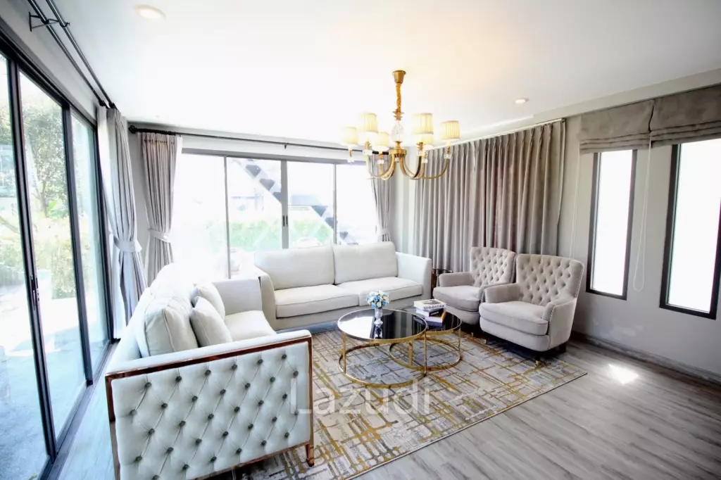 Luxury Modern Beachfront Villa in Hua Hin
