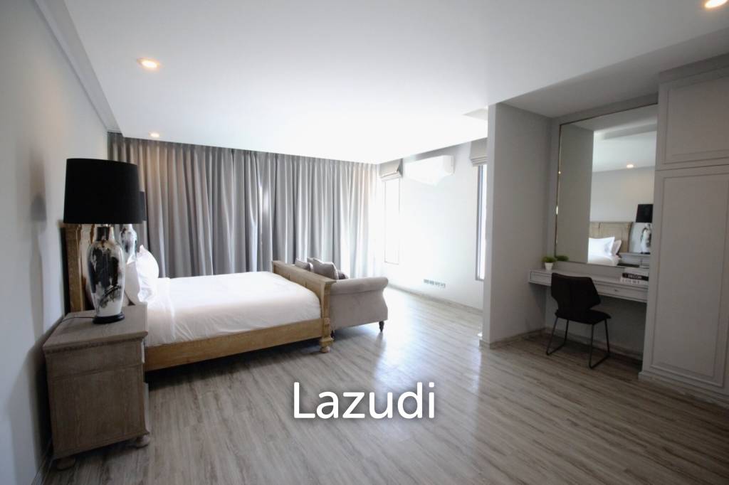 Luxury Modern Beachfront Villa in Hua Hin