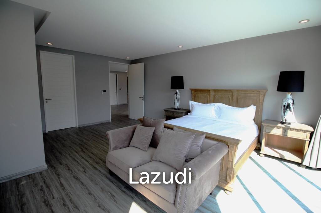 Luxury Modern Beachfront Villa in Hua Hin