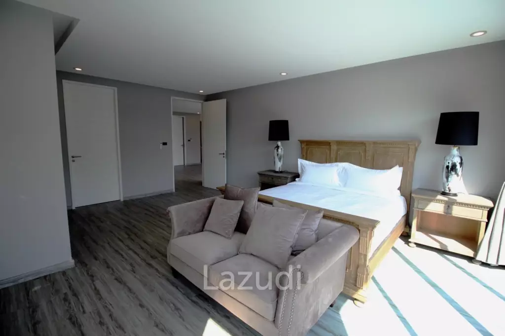 Luxury Modern Beachfront Villa in Hua Hin