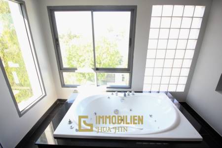 Luxuriöse moderne Strandvilla in Hua Hin in der Nähe des Flughafens