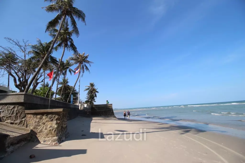 Luxury Modern Beachfront Villa in Hua Hin