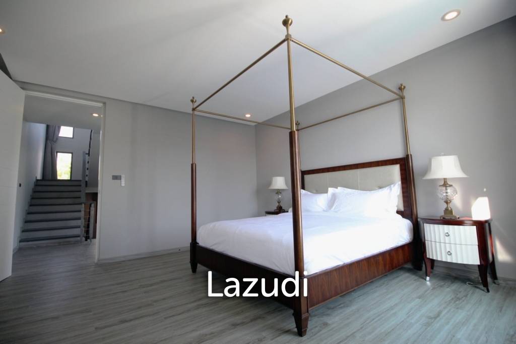 Luxury Modern Beachfront Villa in Hua Hin