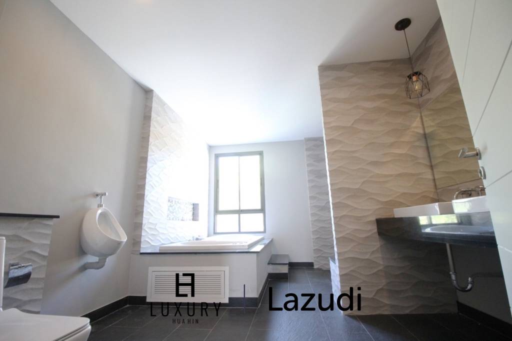 บ้านเดี่ยว 3 ชั้นหรูหราในหัวหินพร้อมสระว่ายน้ำส่วนตัว ใกล้สนามบินหัวหิน