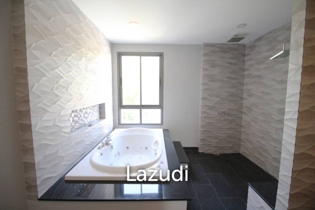 Luxury Modern Beachfront Villa in Hua Hin