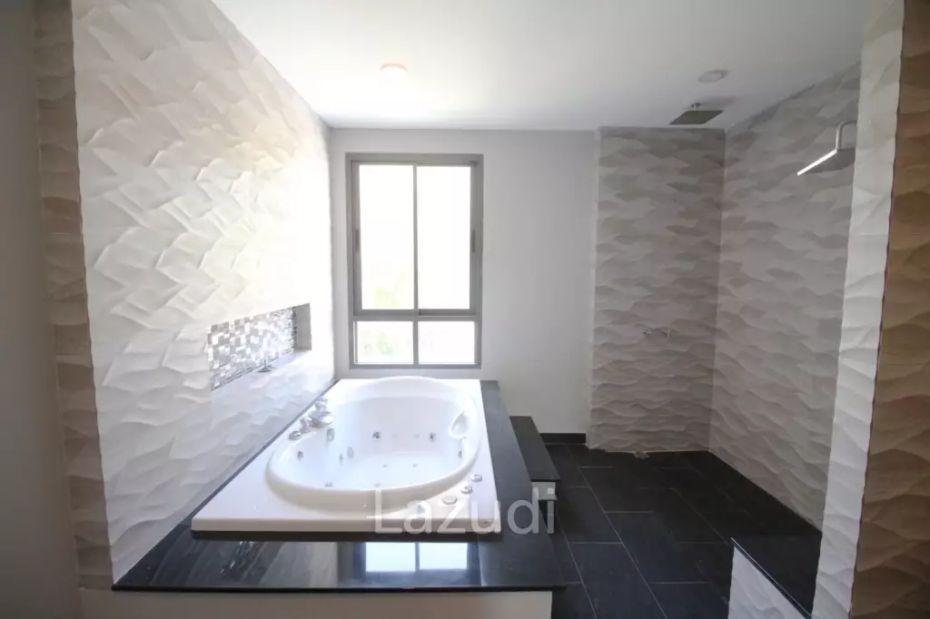 Luxury Modern Beachfront Villa in Hua Hin