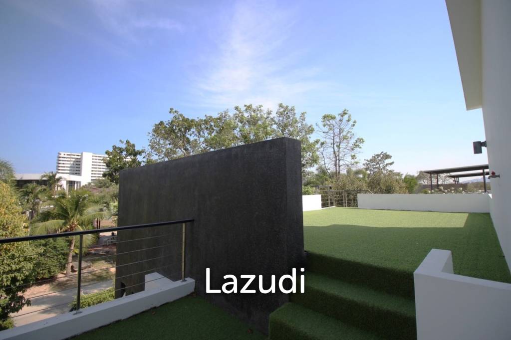 Luxury Modern Beachfront Villa in Hua Hin