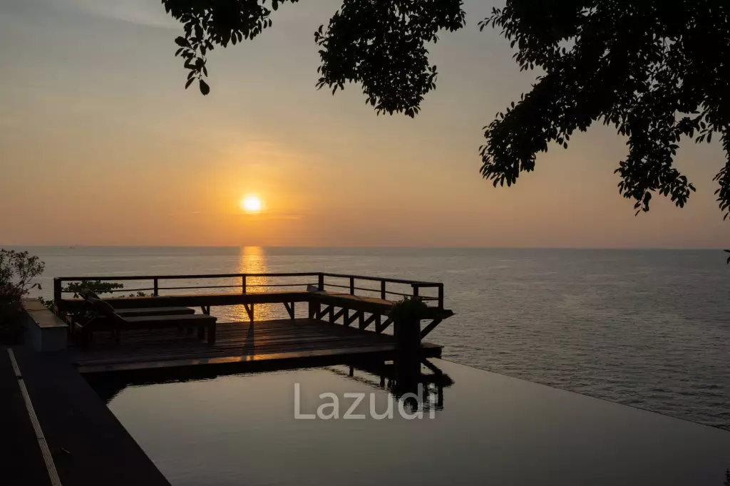 Panoramic Sea-View Cliff-Top Pool Villa, Walking Distance to Surin Beach