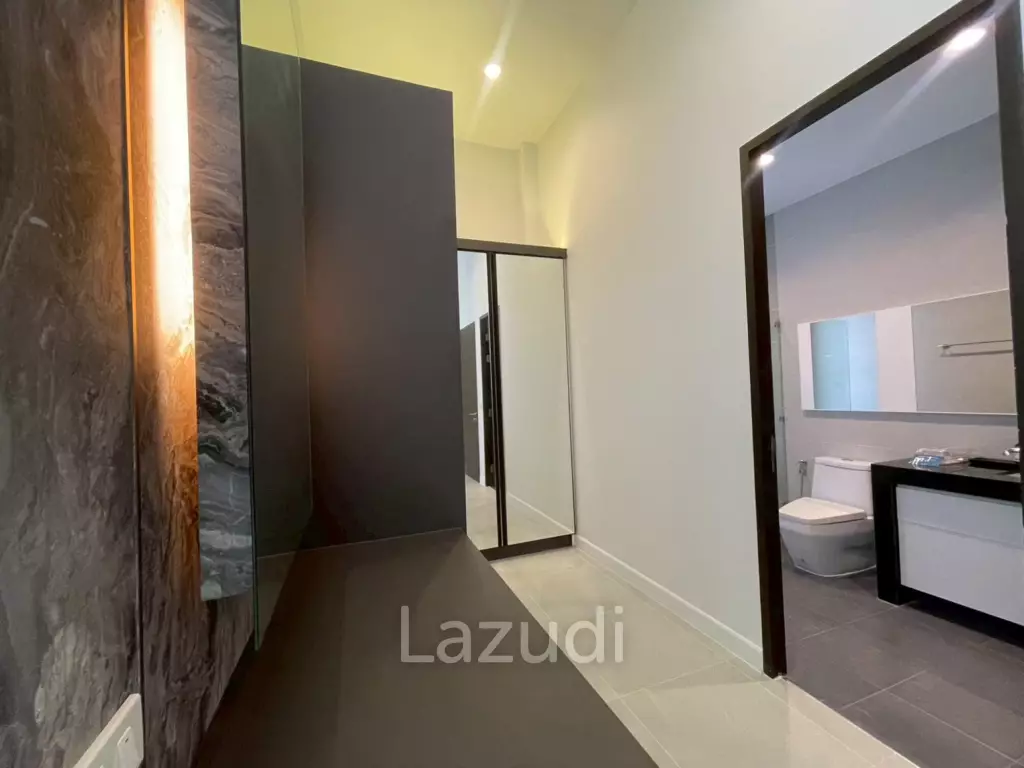 We by Sirin: 3 beds, 2 baths in prime location