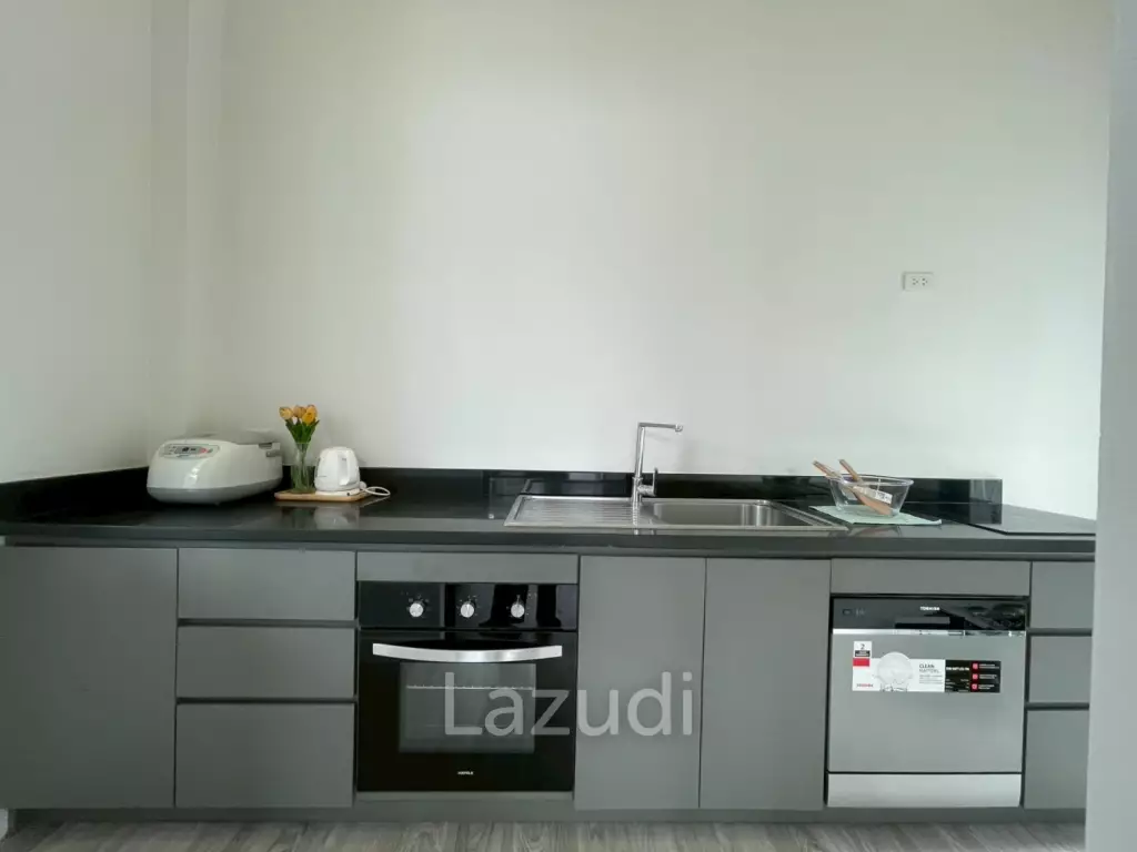 We by Sirin: 3 beds, 2 baths in prime location