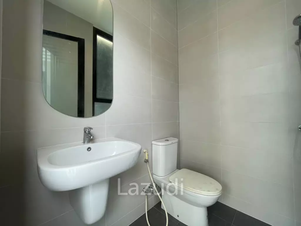 We by Sirin: 3 beds, 2 baths in prime location