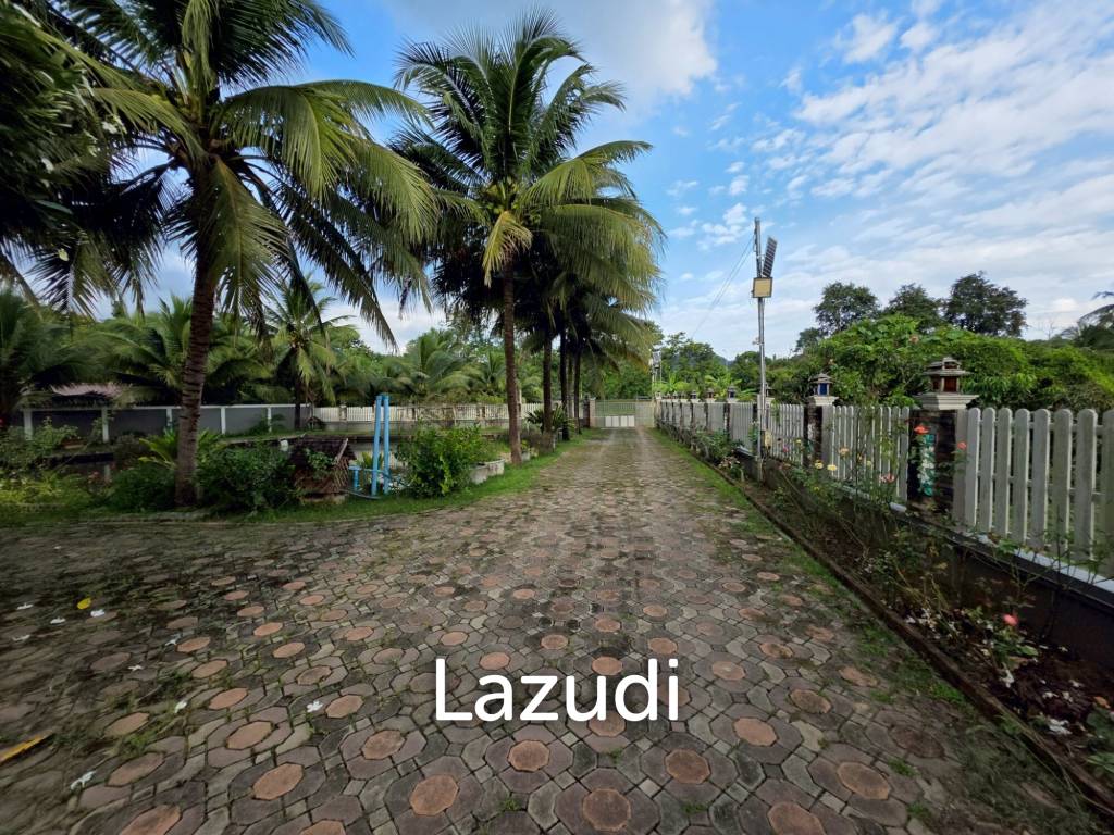 ขายบ้านในสวน 3 ห้องนอนและอาคารเอนกประสงค์ที่ อ.สันทราย