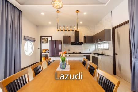 Mountain View Villa in Sam Phraya Cha Am