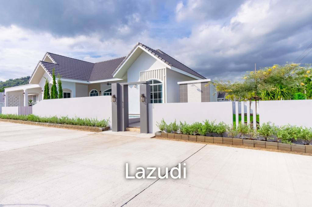 Mountain View Villa in Sam Phraya Cha Am