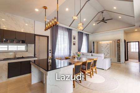 Mountain View Modern Villa in Hua Hin Cha Am