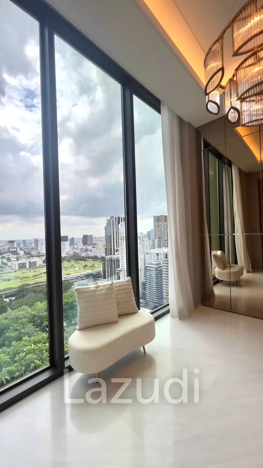 3 Beds 4 Baths 1 Maidroom 339 SQ.M The Residences at Sindhorn Kempinski