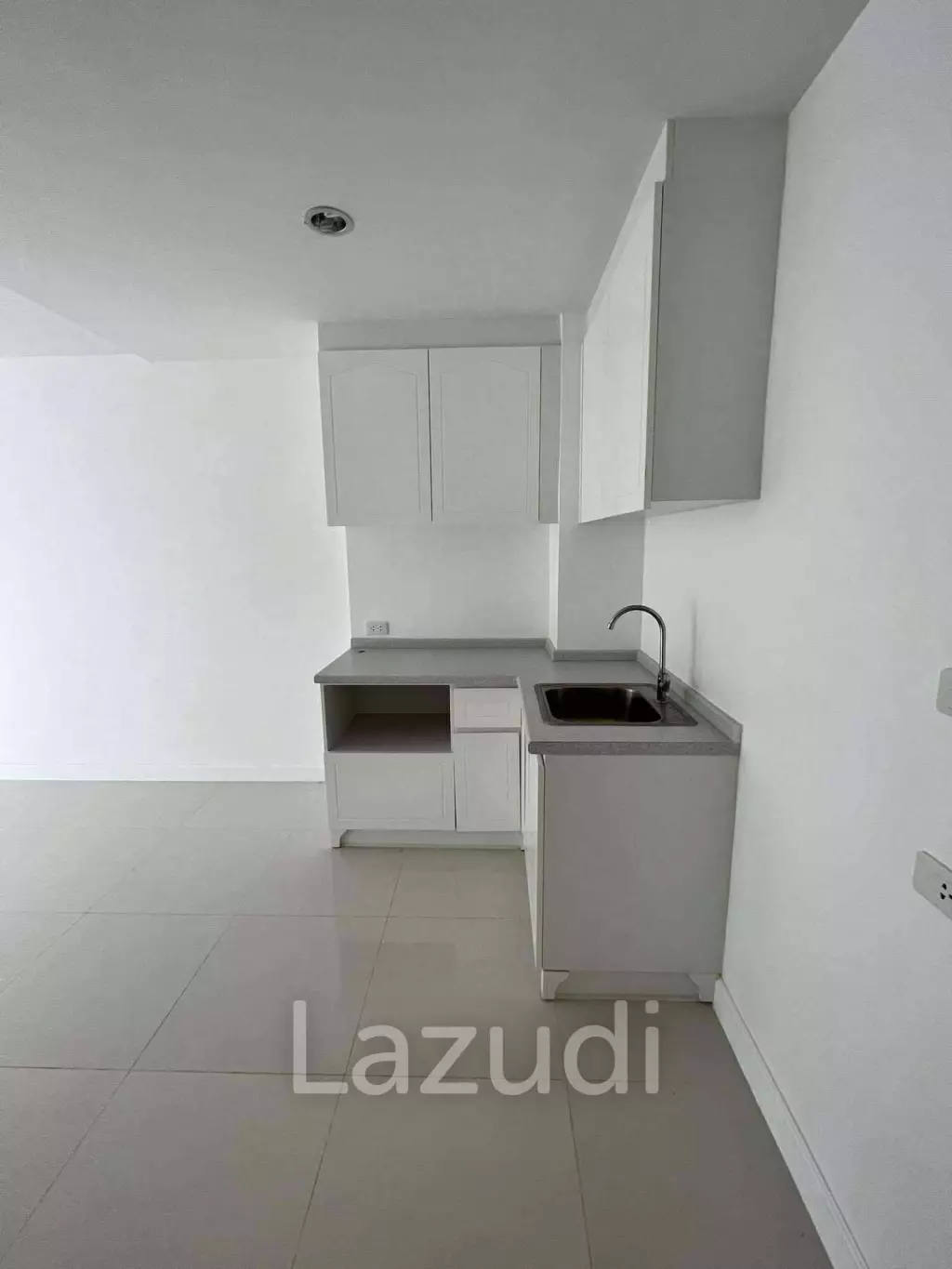 Beachfront Project: Condo for Sale Cha-Am, Hua Hin ONLY 1.4