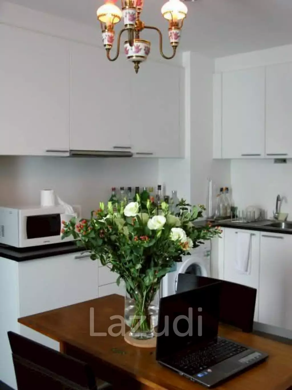 Studio unit with 1 bathroom 35.21 Sq.M. D 65 Condominium