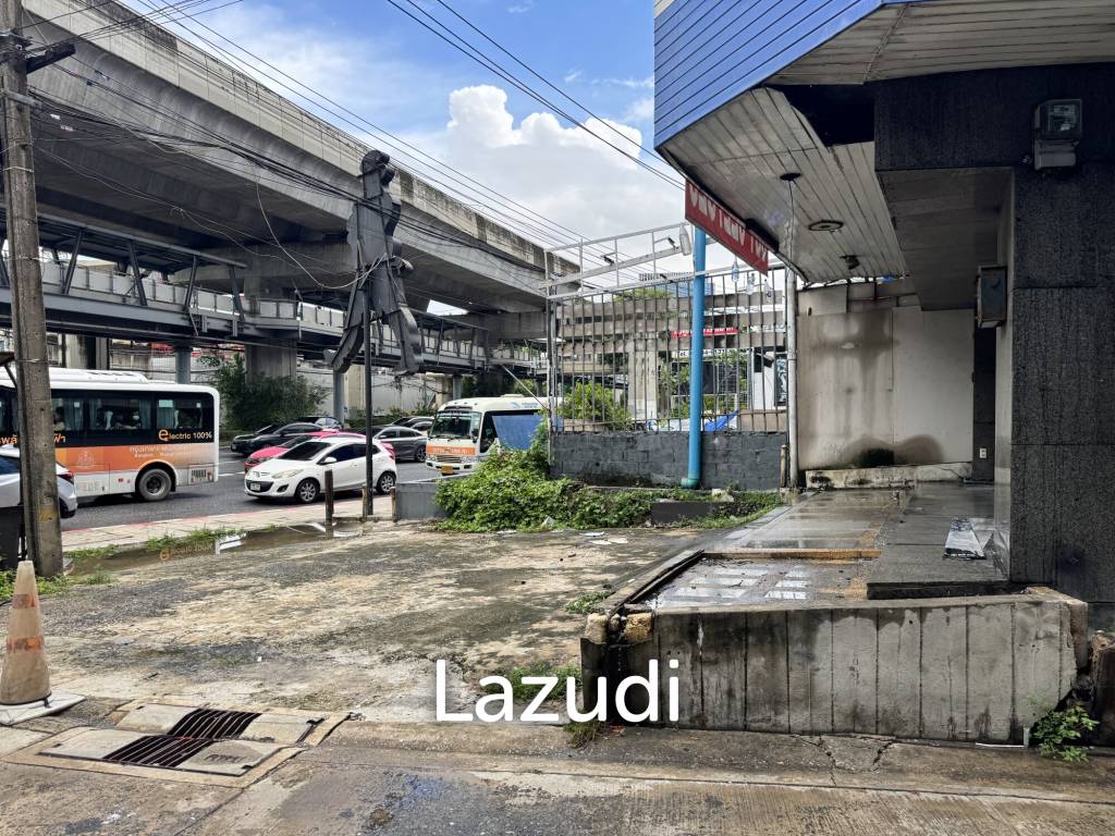 Prime Asset For Sale across Bangkok Mall