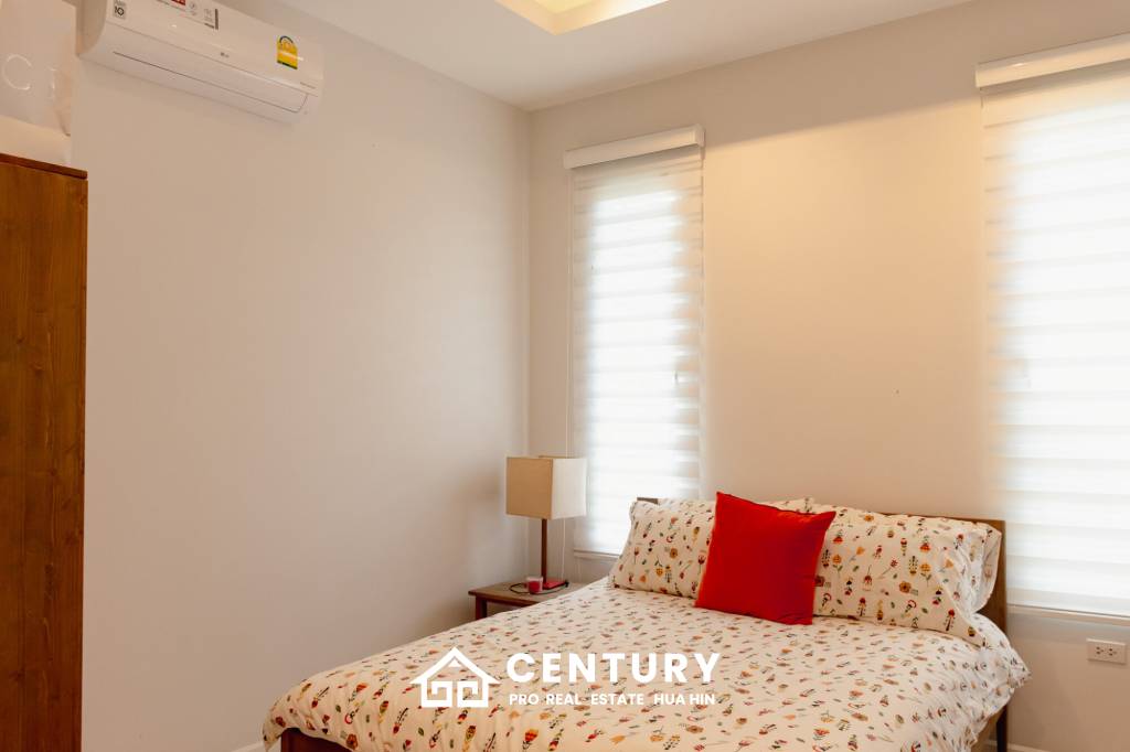 SMART HOUSE VALLEY : Elegant 3-Bedroom Villa with Pool