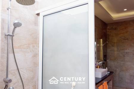 SMART HOUSE VALLEY : Elegant 3-Bedroom Villa with Pool