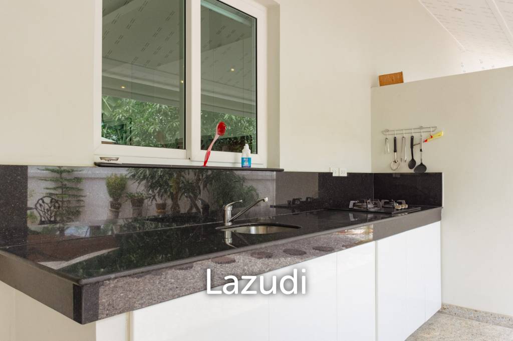 SMART HOUSE VALLEY : Elegant 3-Bedroom Villa with Pool