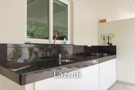 SMART HOUSE VALLEY : Elegant 3-Bedroom Villa with Pool