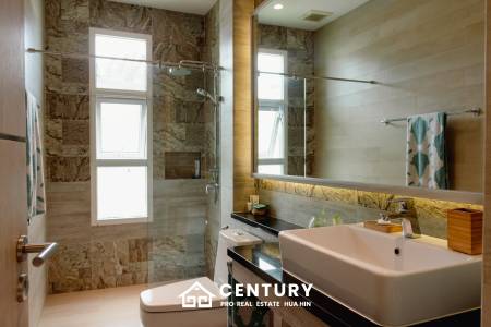 SMART HOUSE VALLEY : Elegant 3-Bedroom Villa with Pool