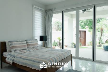 SMART HOUSE VALLEY : Elegant 3-Bedroom Villa with Pool