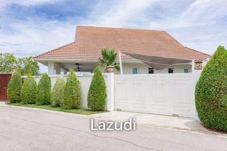 SMART HOUSE VALLEY : Elegant 3-Bedroom Villa with Pool