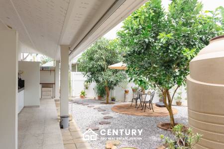 SMART HOUSE VALLEY : Elegant 3-Bedroom Villa with Pool