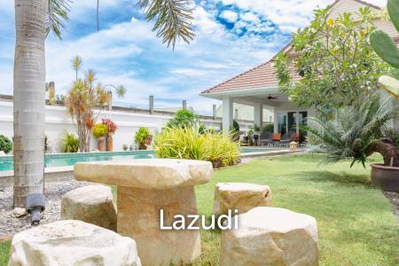 SMART HOUSE VALLEY : Elegant 3-Bedroom Villa with Pool
