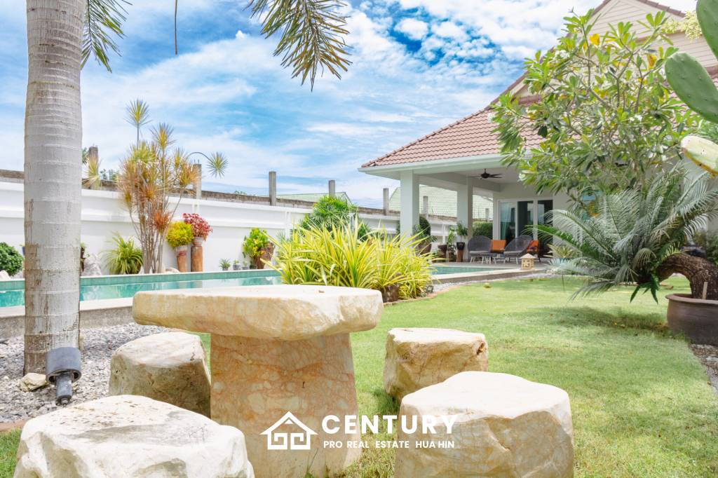 SMART HOUSE VALLEY : Elegant 3-Bedroom Villa with Pool